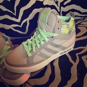 👟MAKE OFFER 👟Women’s Adidas👟